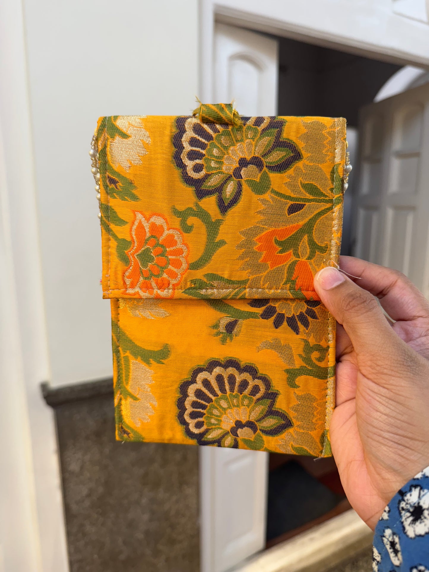 Mobile Pouch