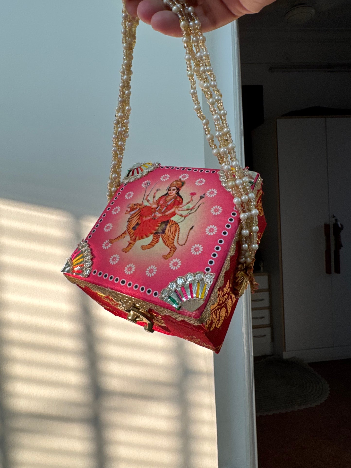 Mata Rani Trunk Pearl String Box