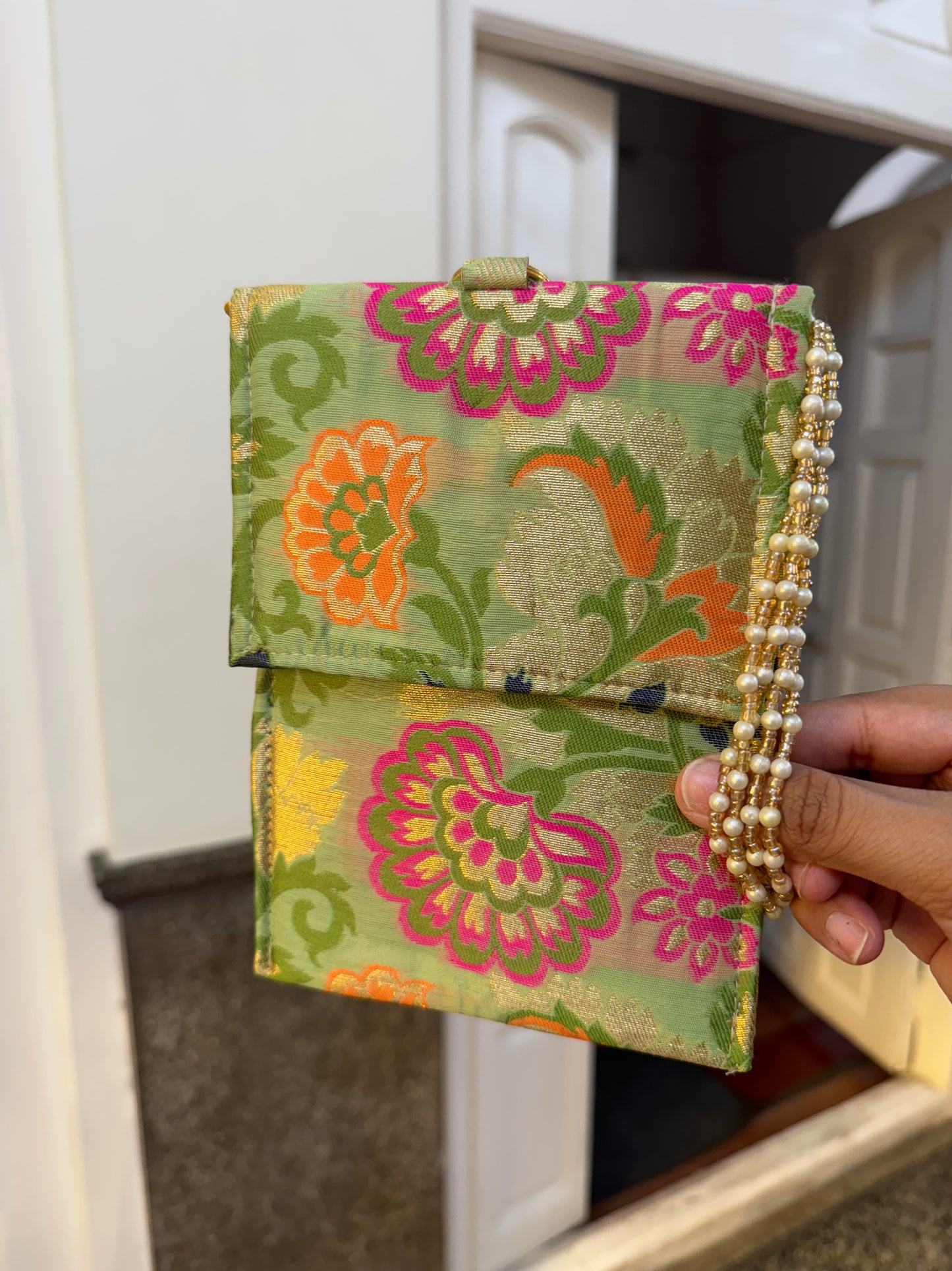 Mobile Pouch