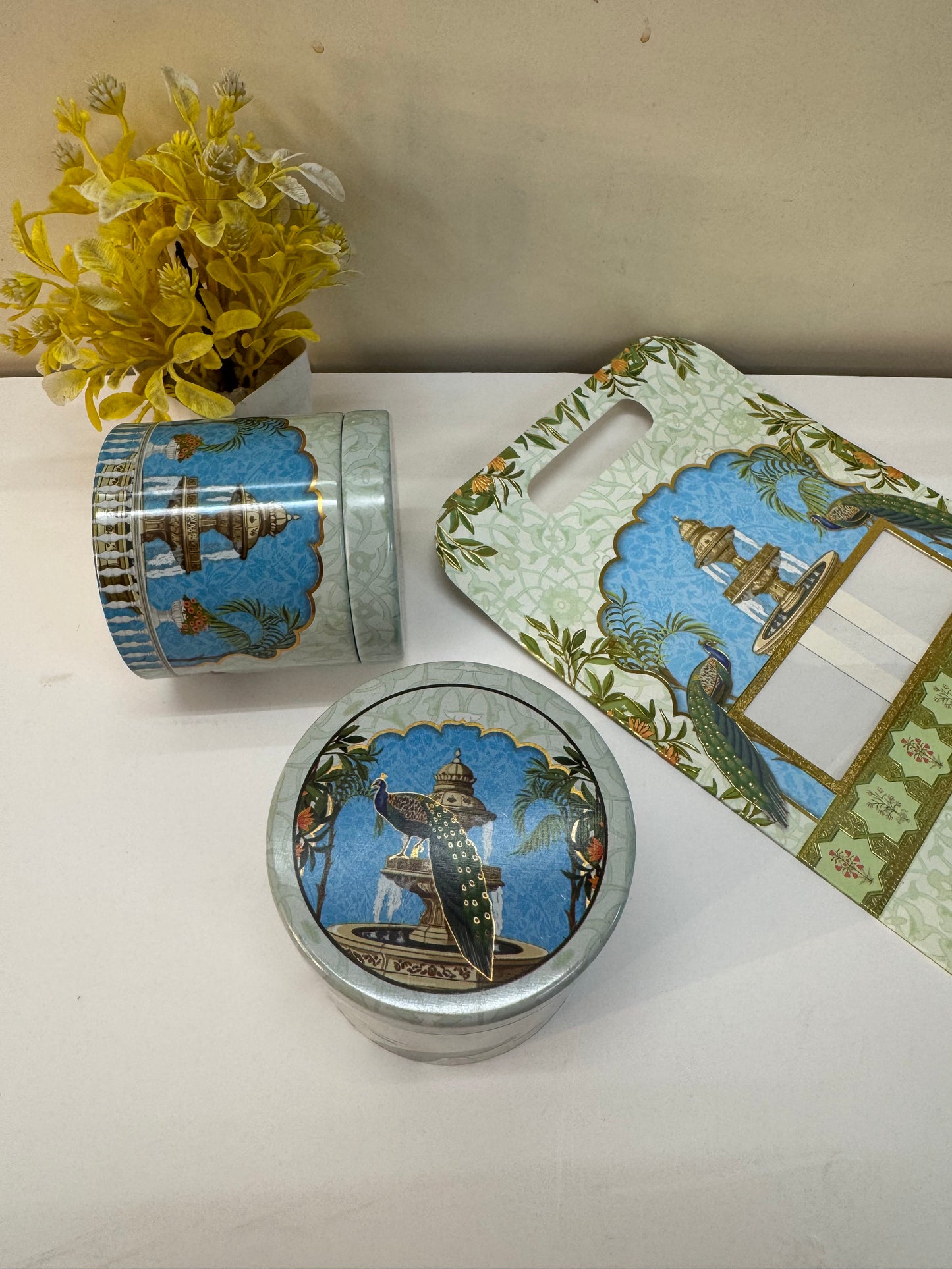 Gift Set of 2 Containers and Box