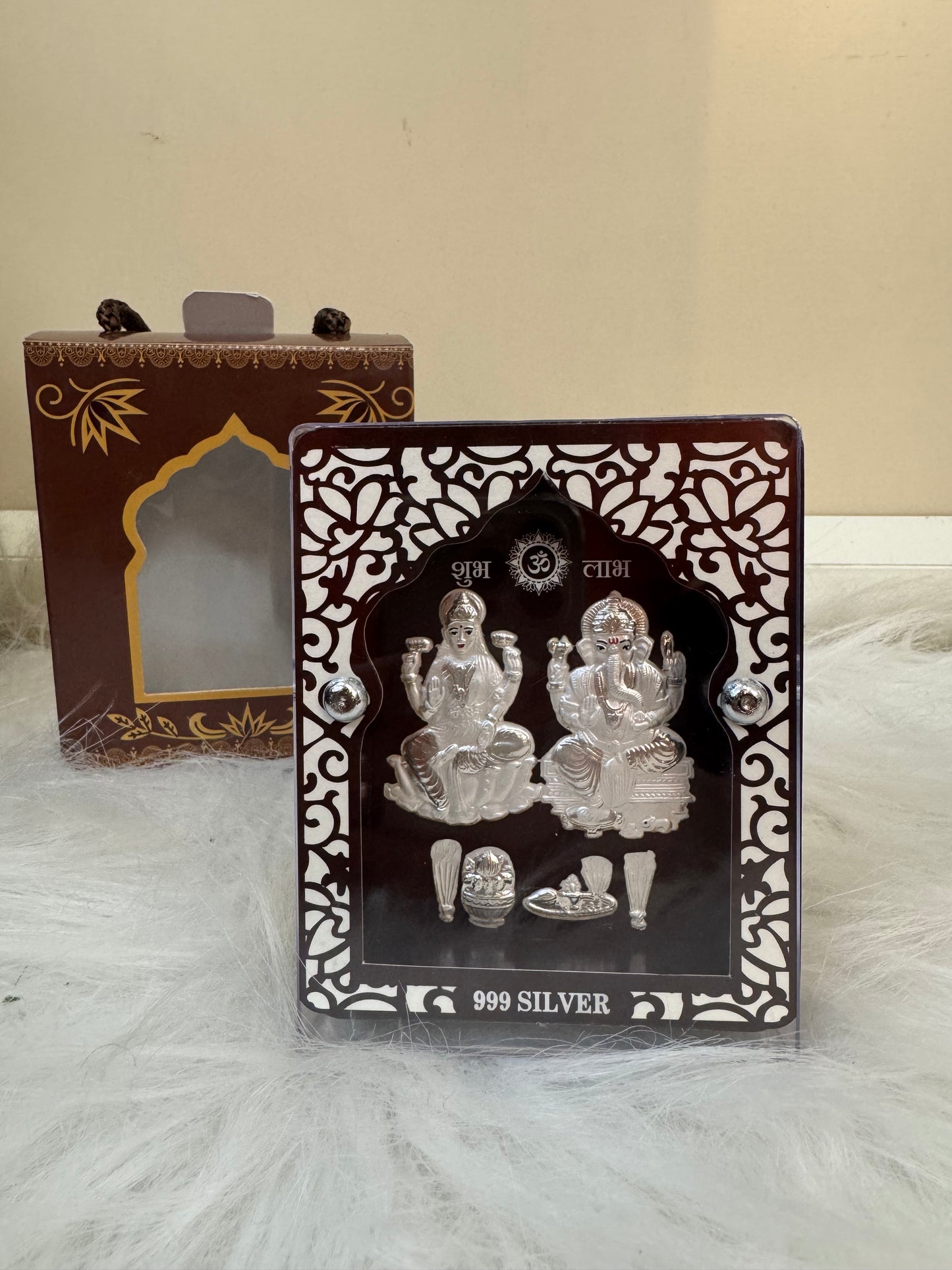 999 Silver Foiling Frame Stand