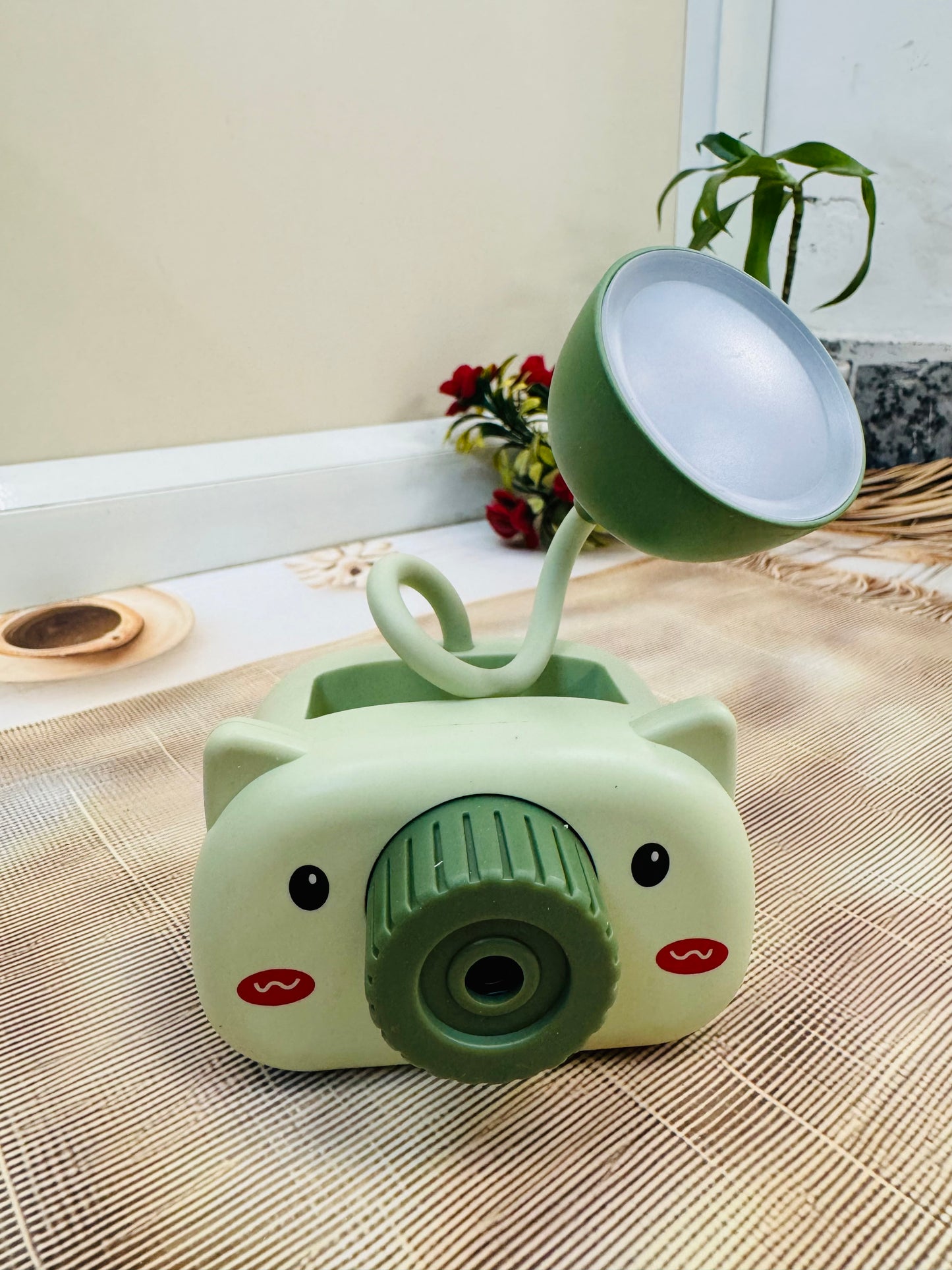 Table lamp / Pen Stand and Sharpener