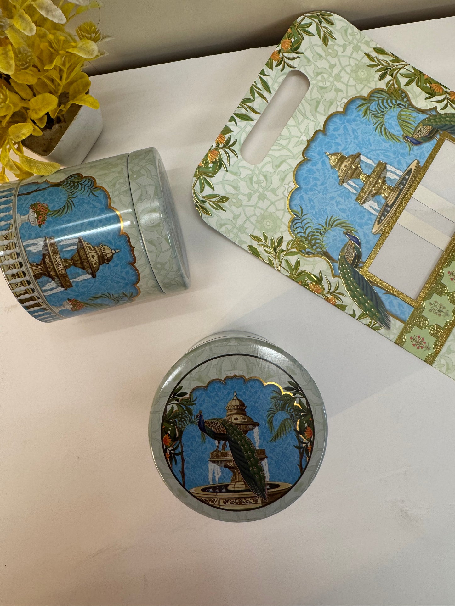 Gift Set of 2 Containers and Box