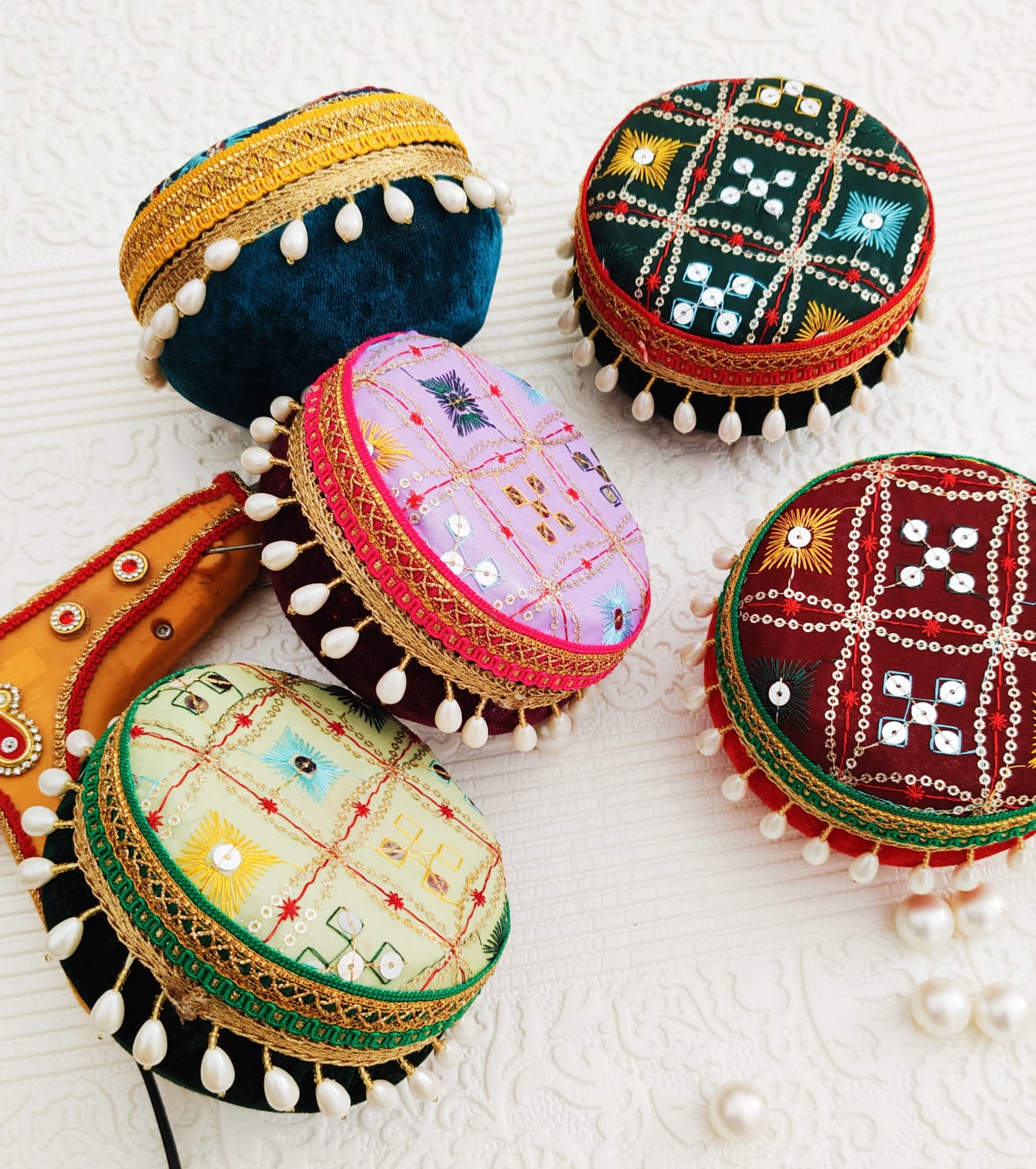 Decorated Stainless Steel Dabba ( Set of 5 )