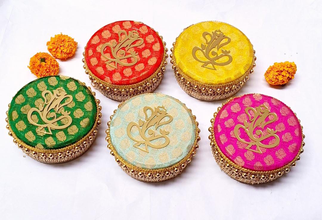 Decorated Stainless Steel Dabba ( Set of 5 )