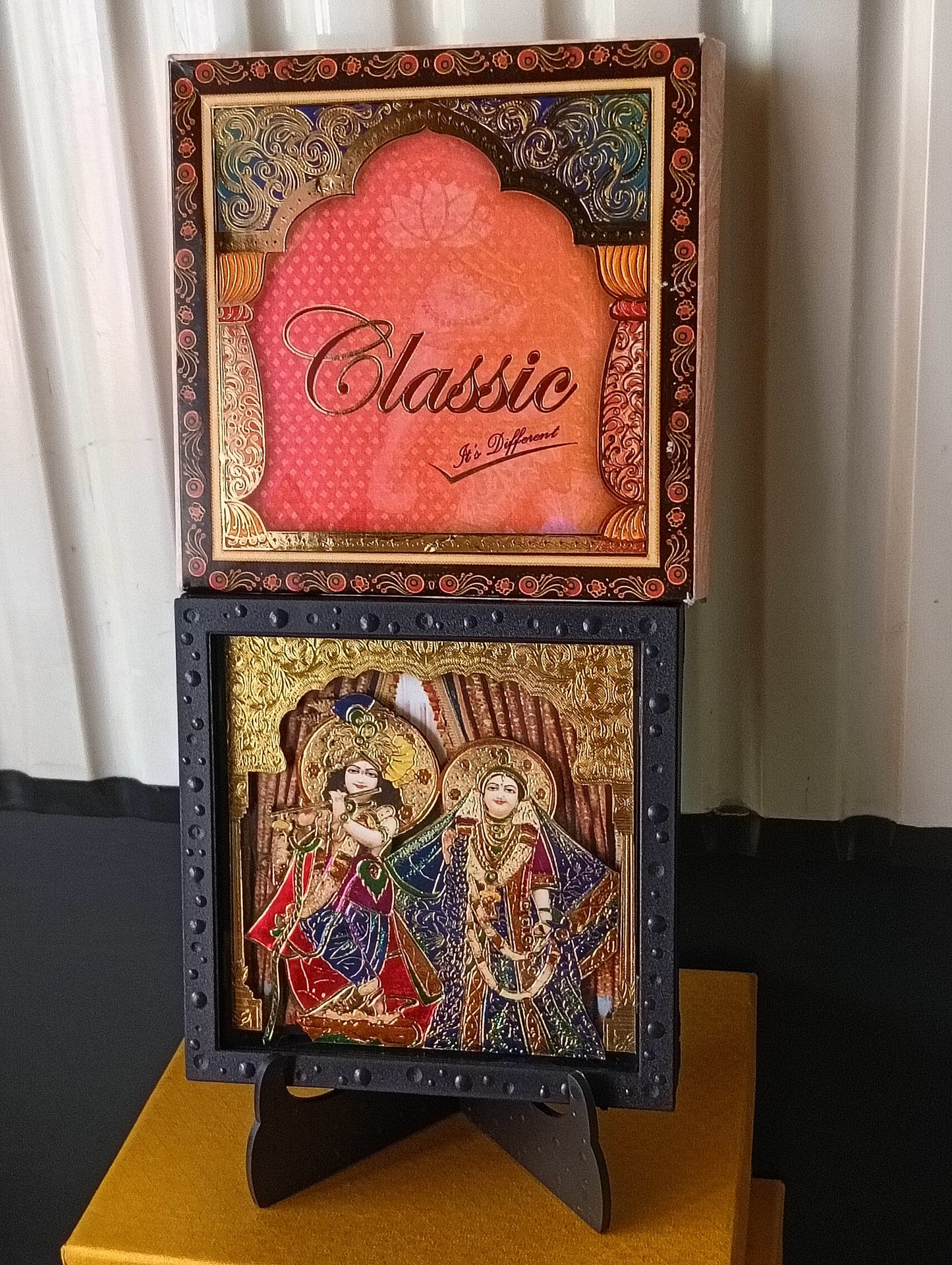 24kt Gold Frame Table Top Stand