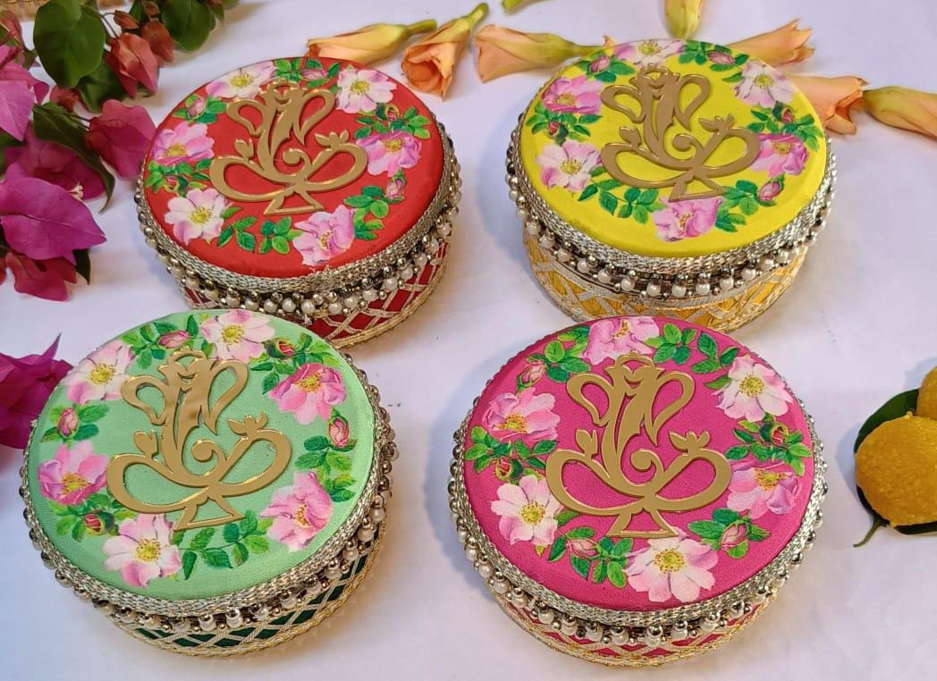 Decorated Stainless Steel Dabba ( Set of 5 )