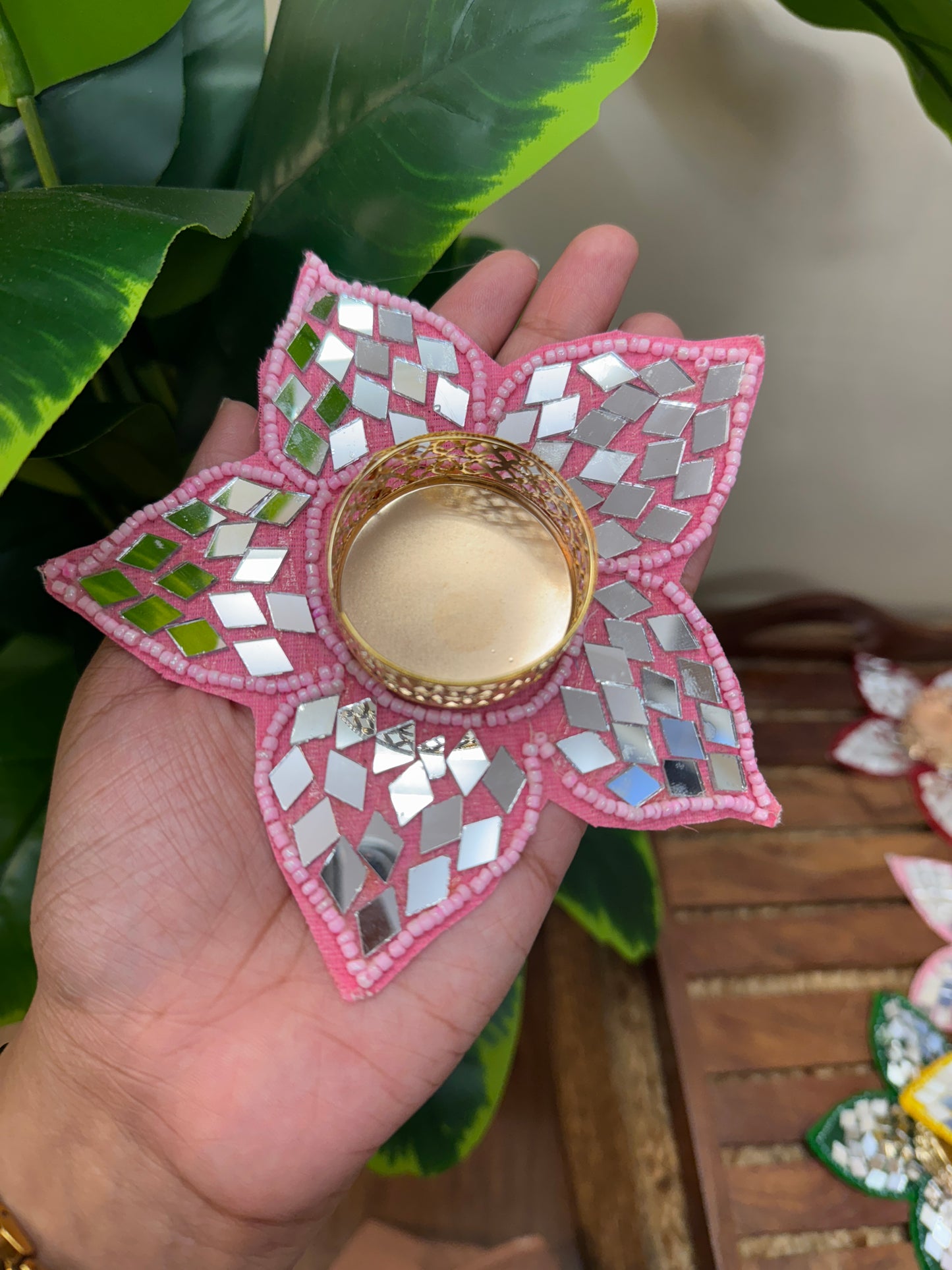 Mirror Leaf Flower Tealight