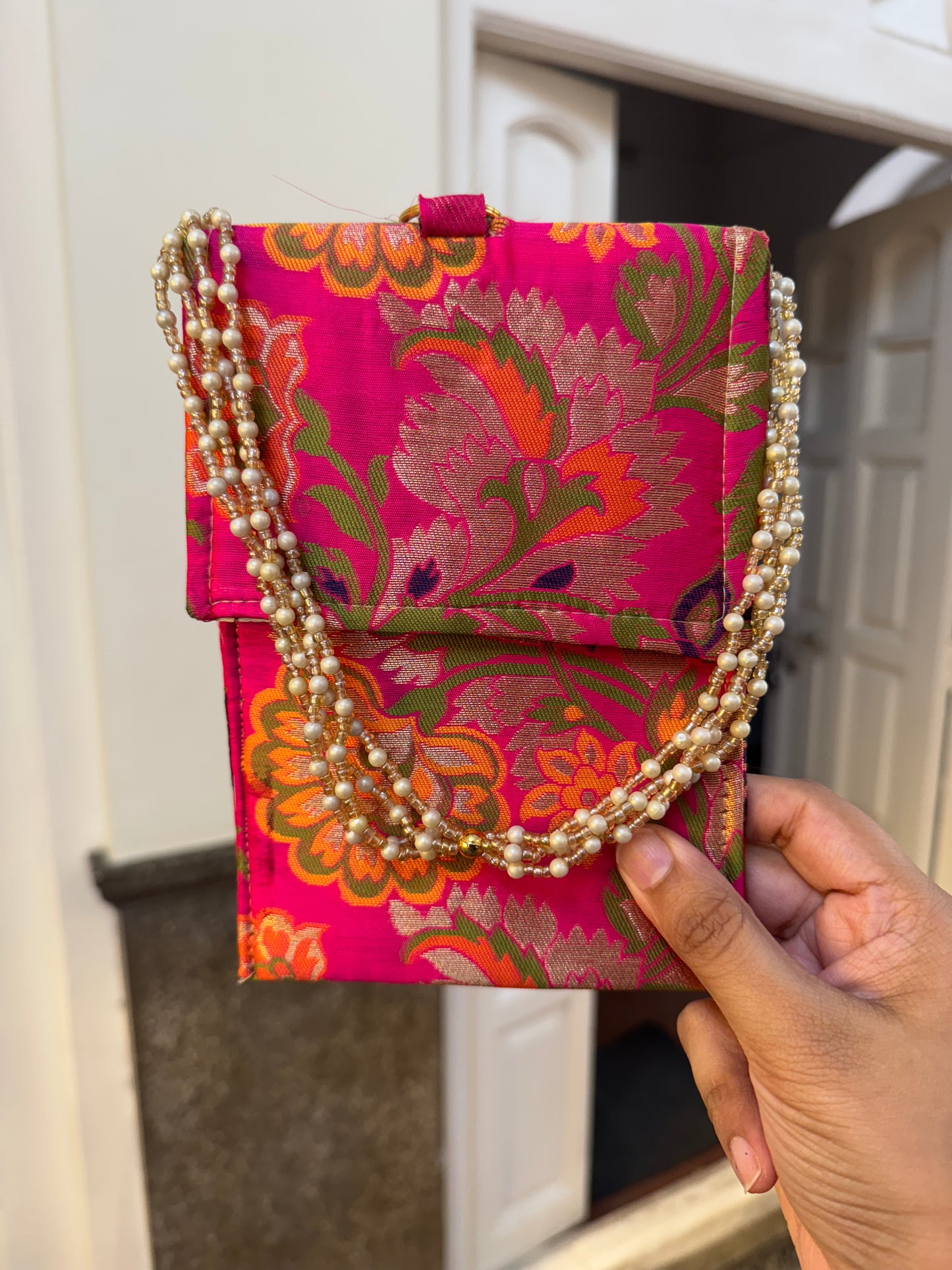Mobile Pouch