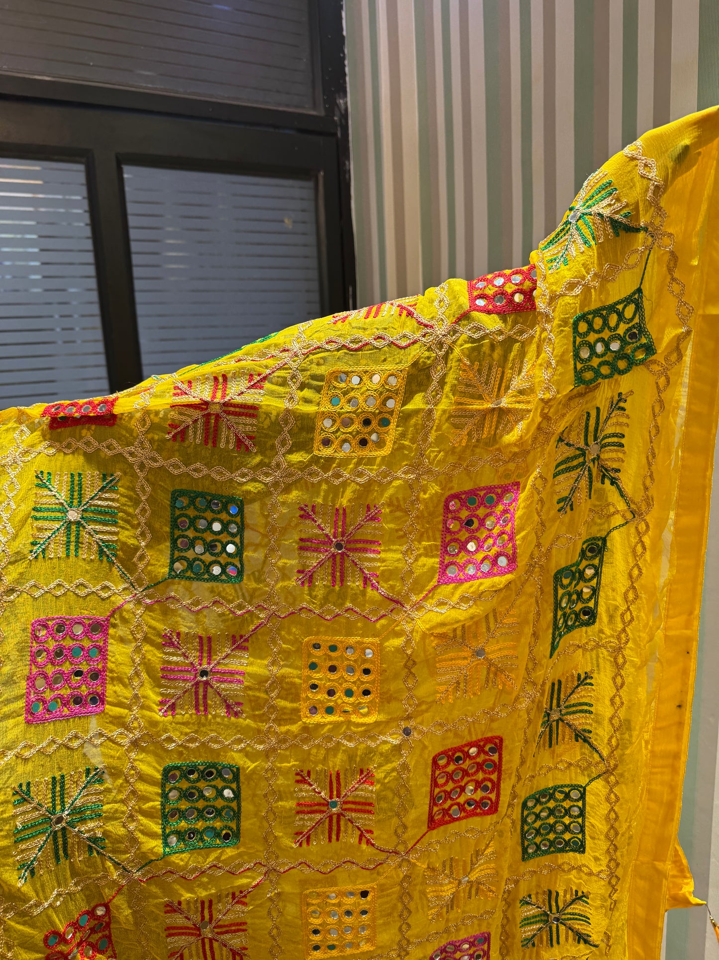 Bandhani Dupatta with Mirrors
