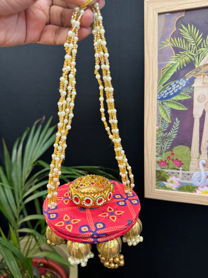 Diya latkan