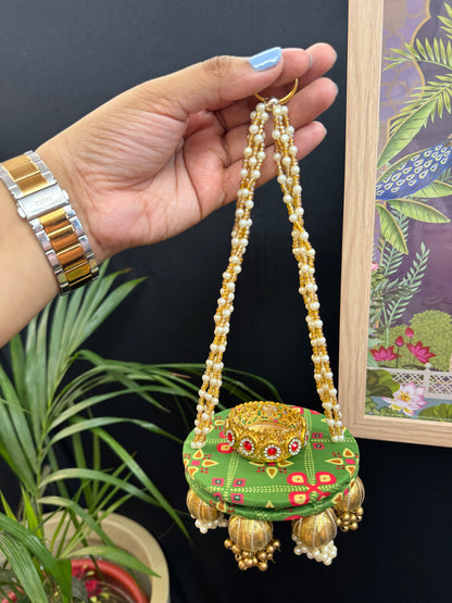 Diya latkan