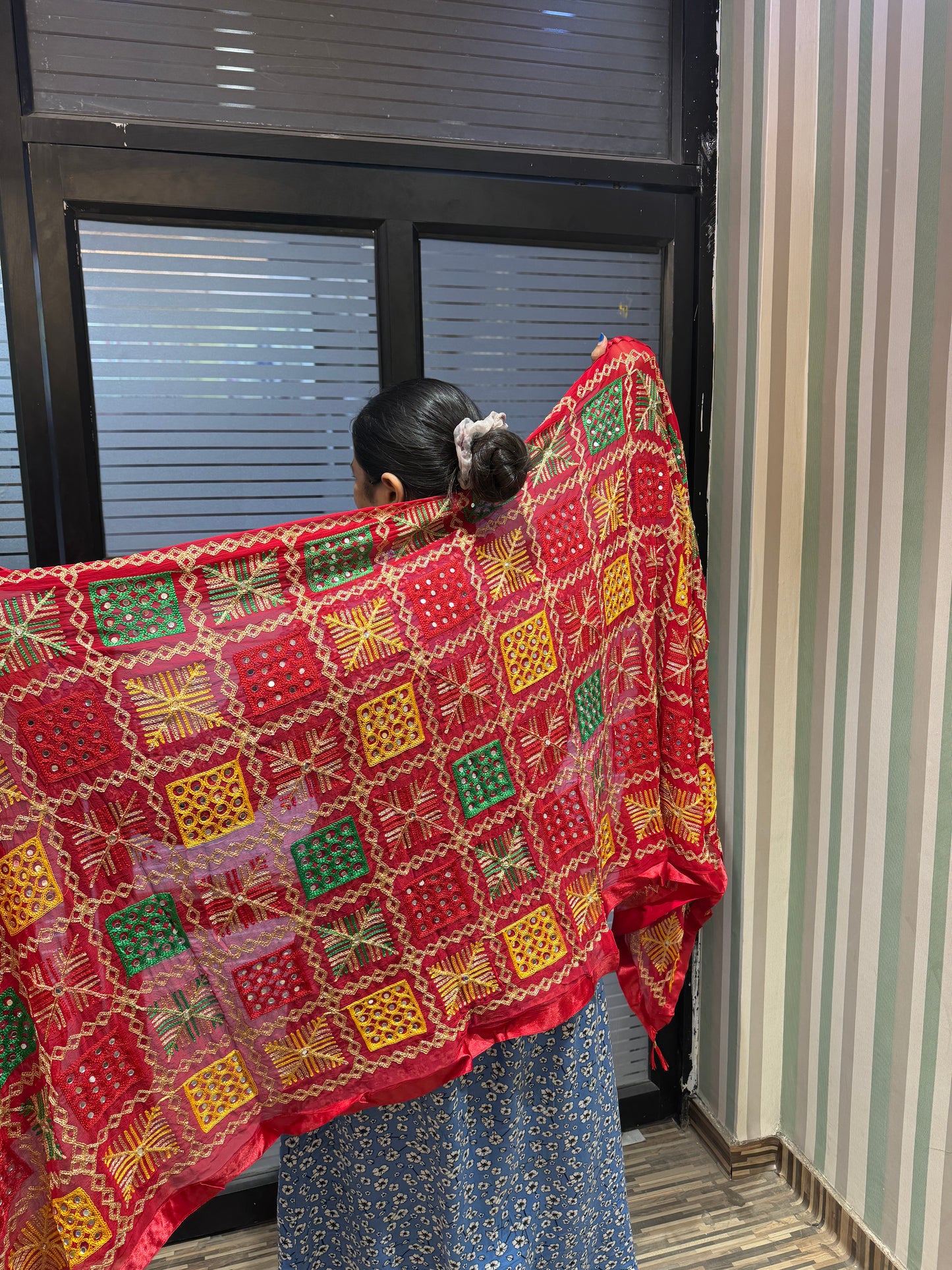 Bandhani Dupatta with Mirrors